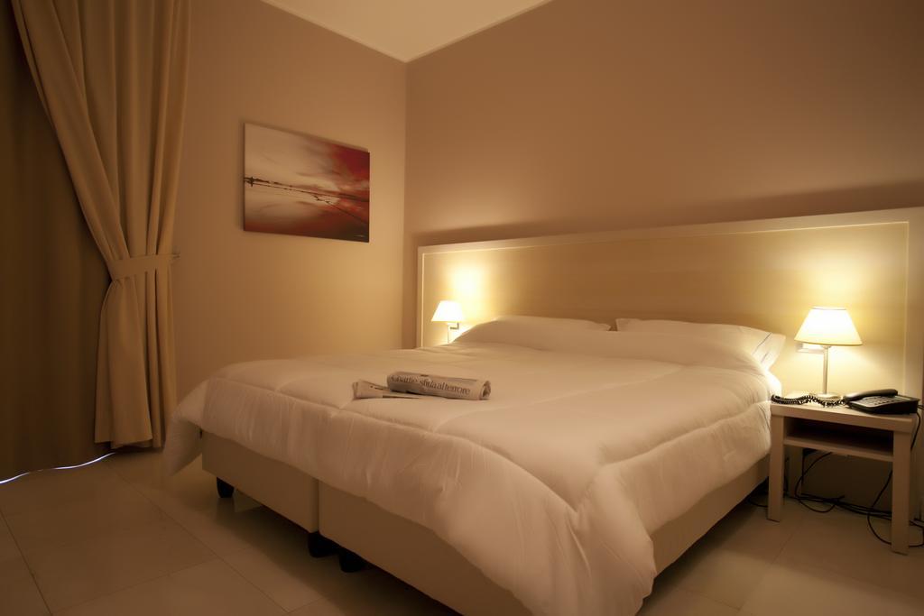 Hotel Tiziano Trapani Buitenkant foto