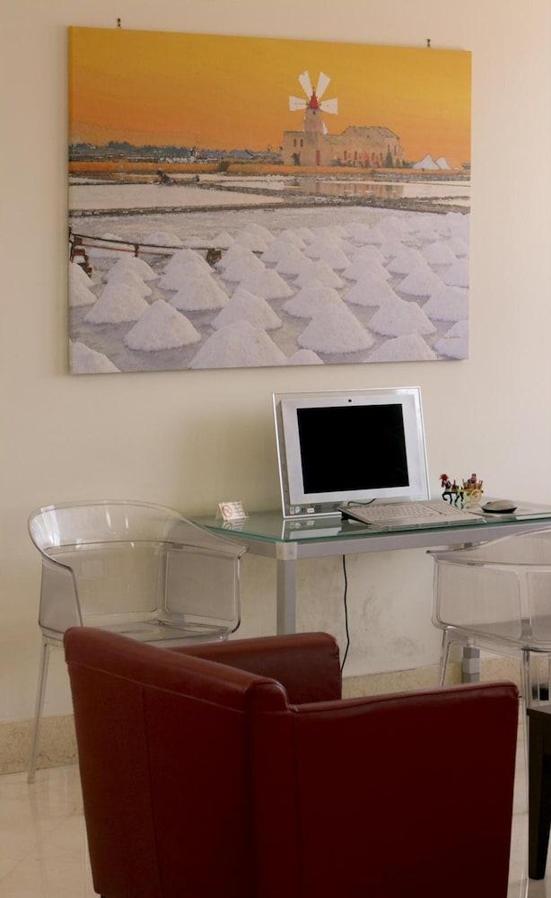 Hotel Tiziano Trapani Buitenkant foto