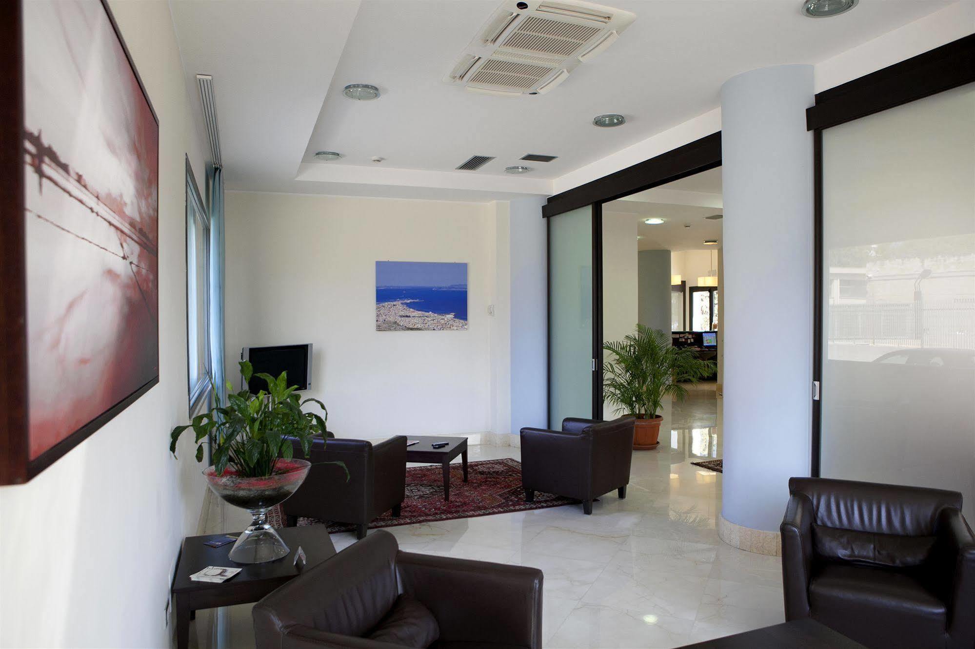 Hotel Tiziano Trapani Buitenkant foto