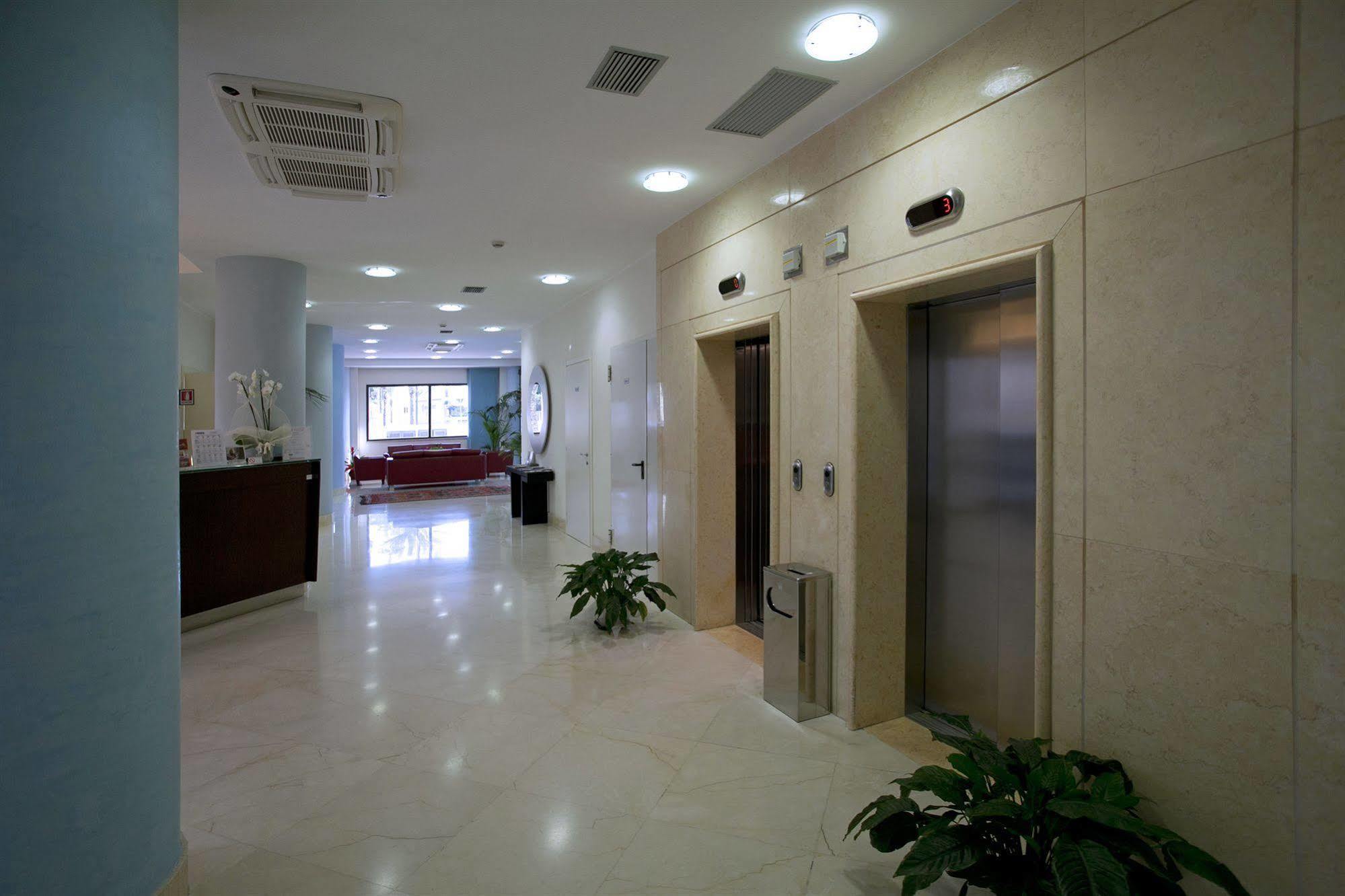 Hotel Tiziano Trapani Buitenkant foto
